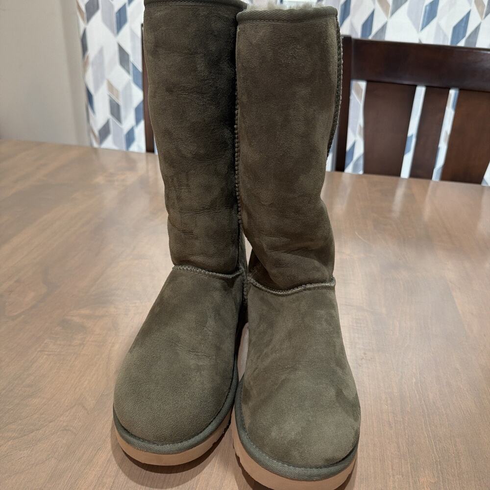 UGG Australia Classic Tall Olive 5815 Suede Shearling Lined Knee High Boots 9